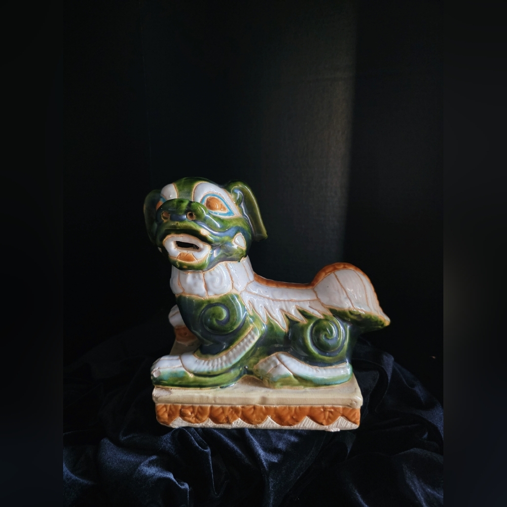 Vintage America Green and Brown Accent Decor